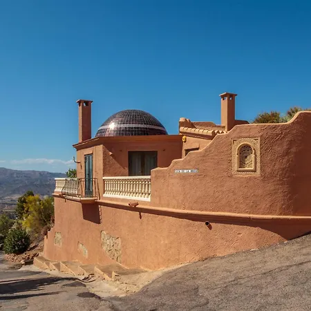 Casa De La Roca - A Beautiful 2 Bed/2 Bath Detached *